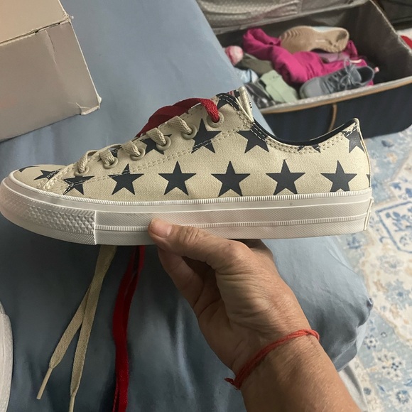 Converse Cream Sneakers with Red and Blue Stars - Picture 4 of 5